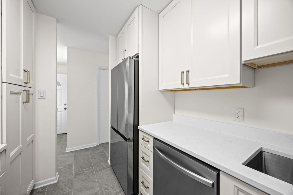 1615 W Greenleaf Avenue - Photo 8