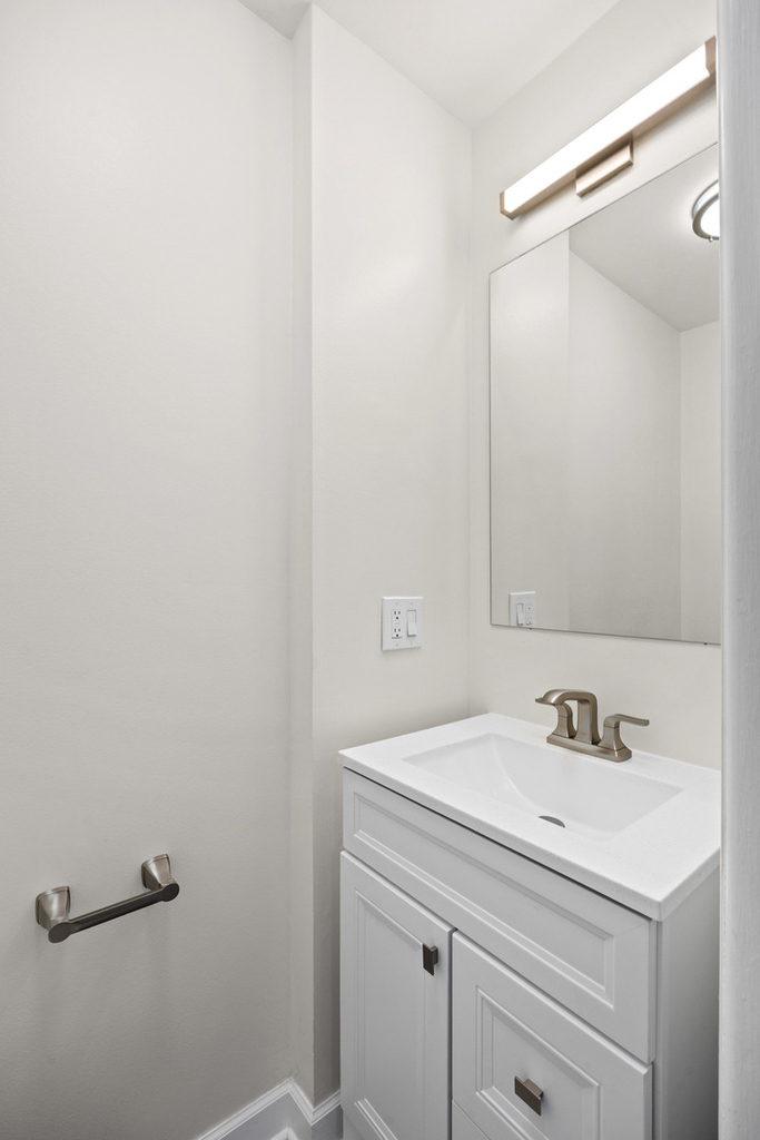 1615 W Greenleaf Avenue - Photo 18