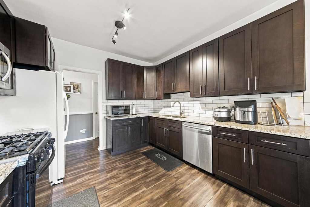 4144 Florence Way - Photo 4