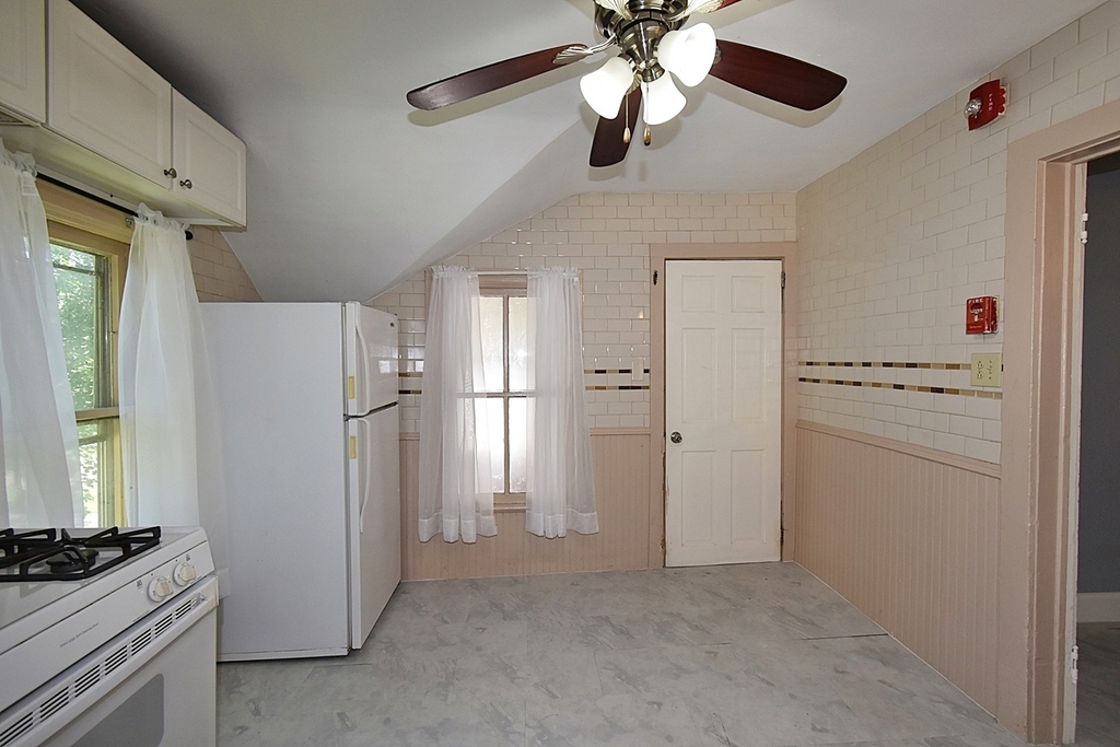 105 N Jefferson Street - Photo 3