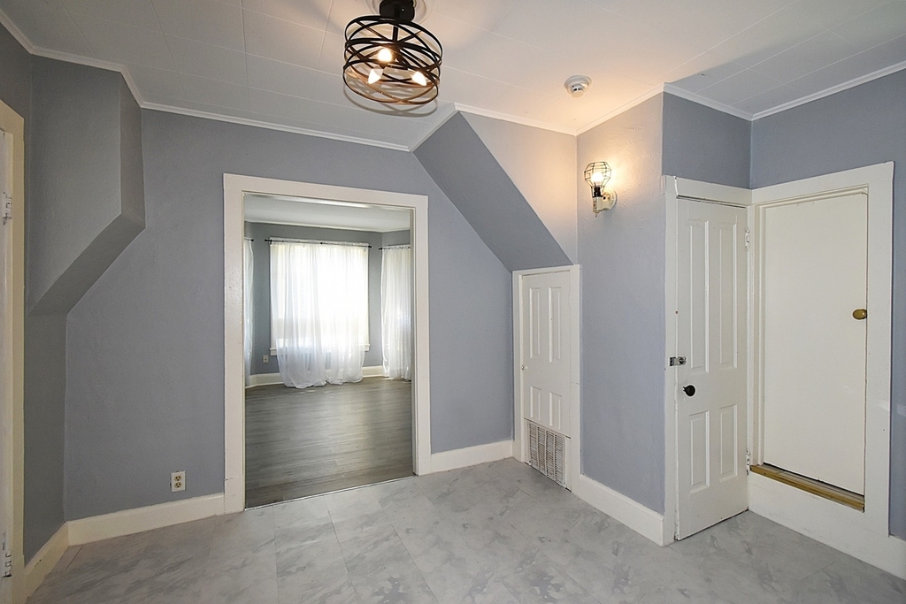 105 N Jefferson Street - Photo 4