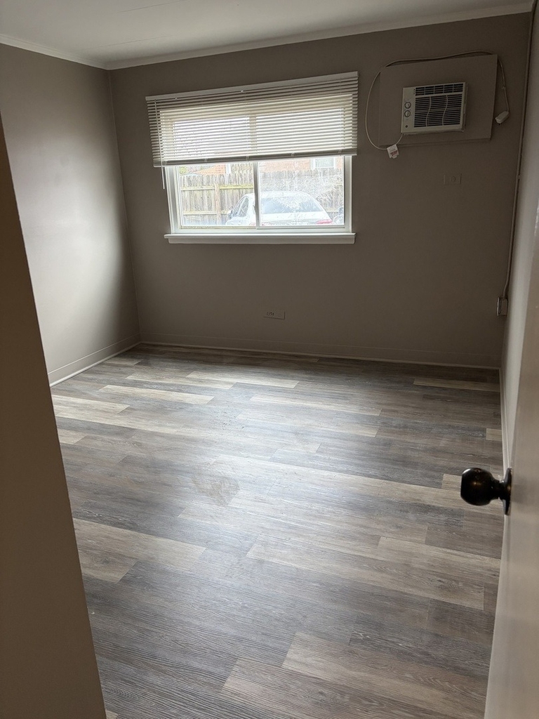9533 Mansfield Avenue - Photo 6