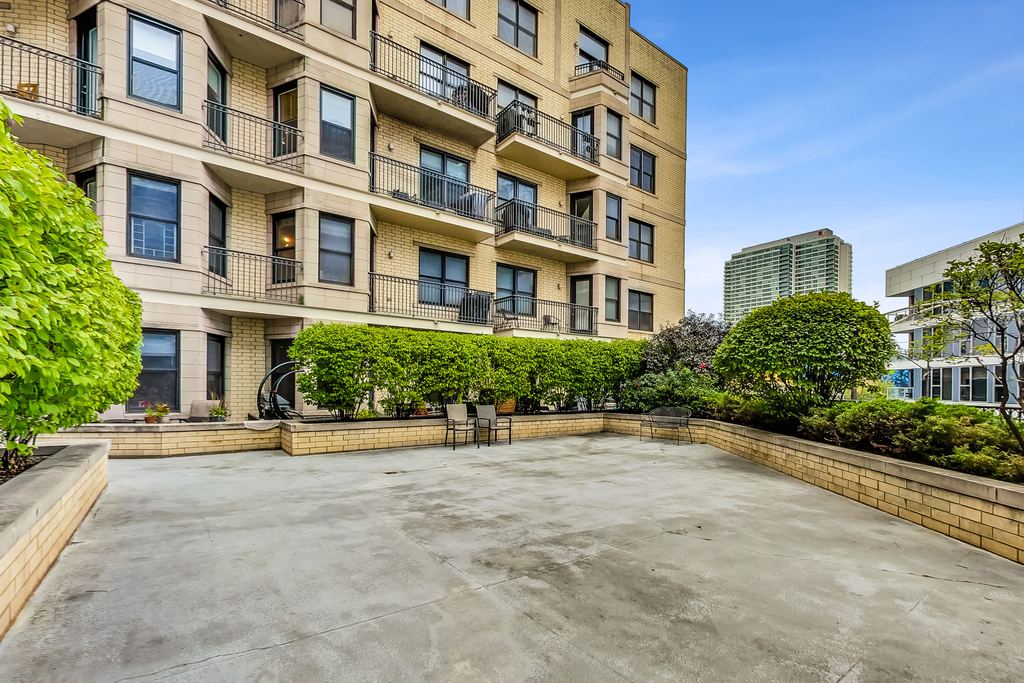 520 N Halsted Street - Photo 9
