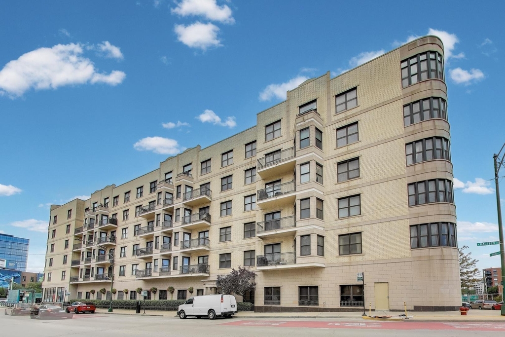 520 N Halsted Street - Photo 0
