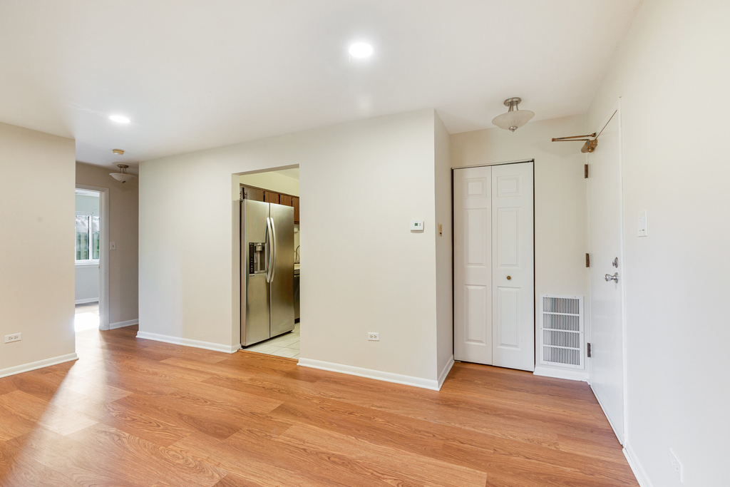 611 W Central Road - Photo 3