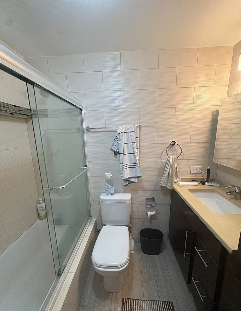 1560 N Sandburg Terrace - Photo 9
