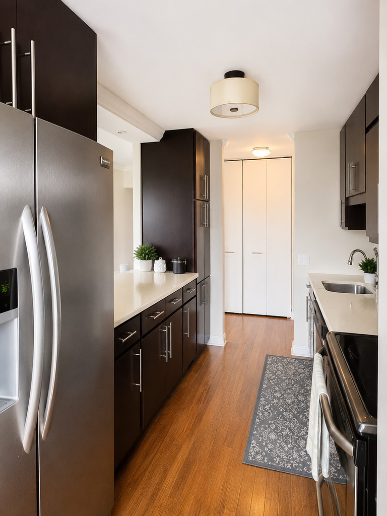 1560 N Sandburg Terrace - Photo 3