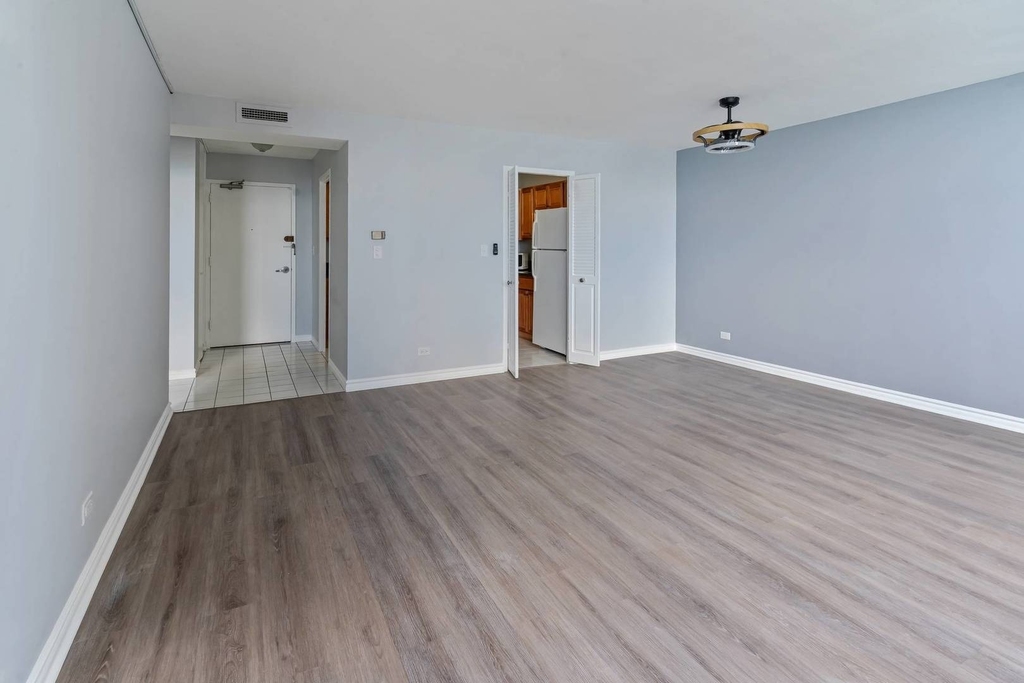 6301 N Sheridan Road - Photo 8