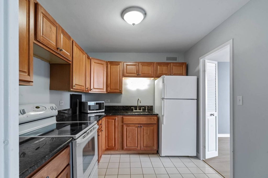 6301 N Sheridan Road - Photo 18