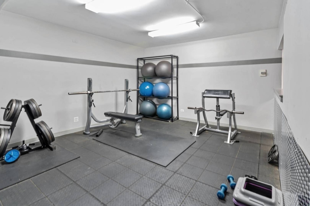 6301 N Sheridan Road - Photo 21