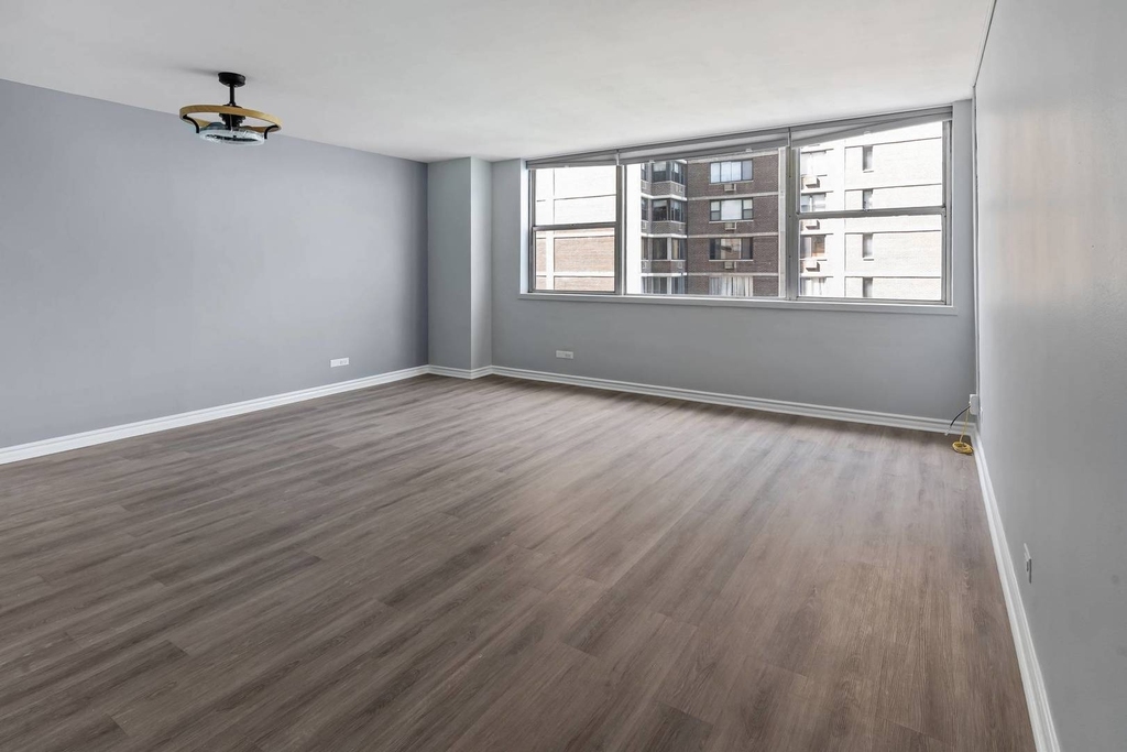 6301 N Sheridan Road - Photo 5