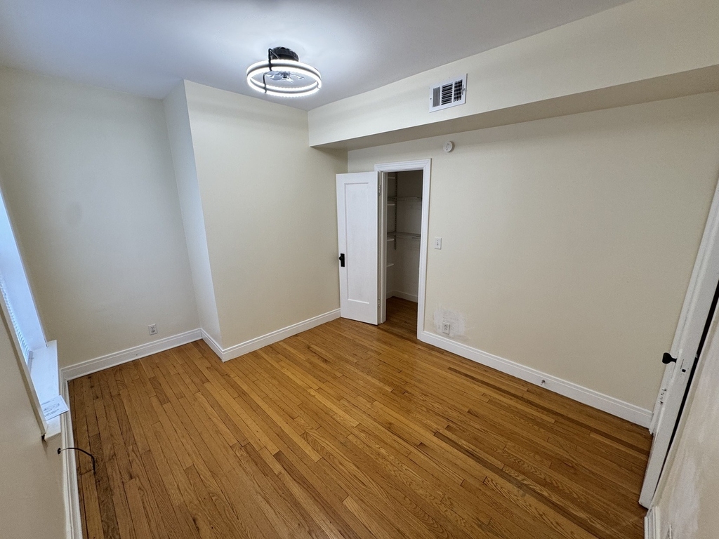 7634 S Phillips Avenue - Photo 11