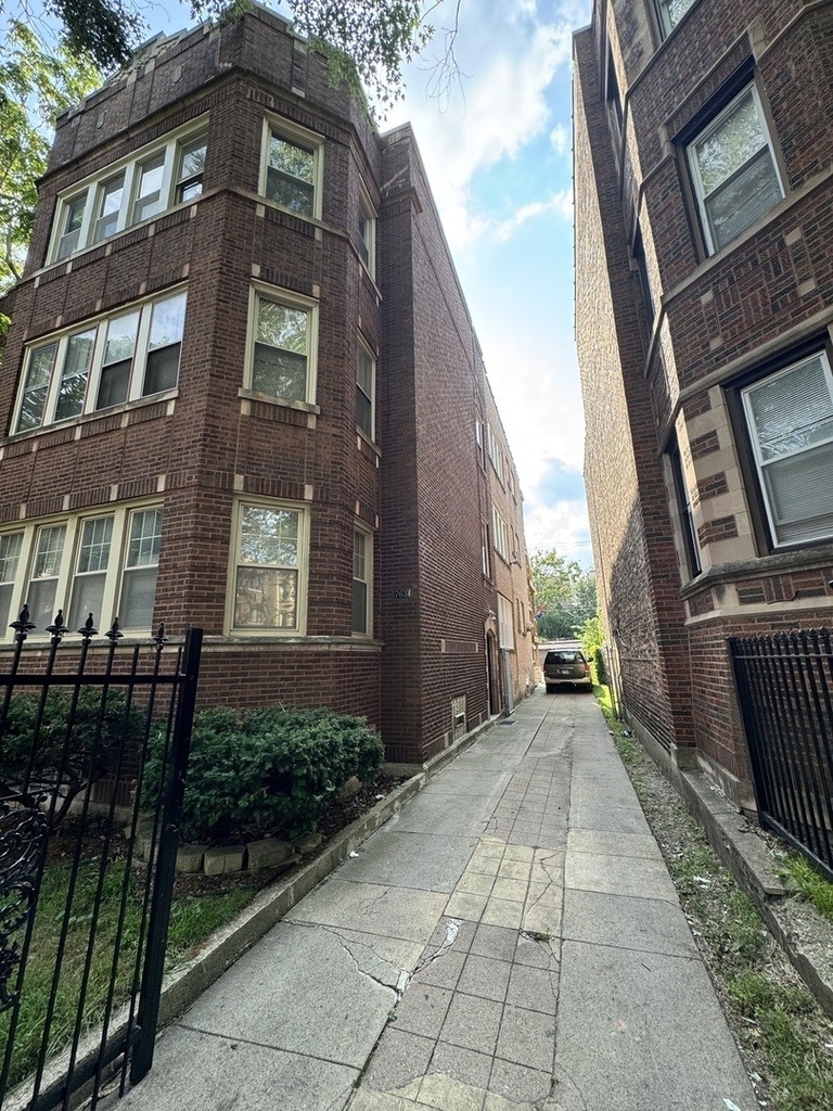 7634 S Phillips Avenue - Photo 1