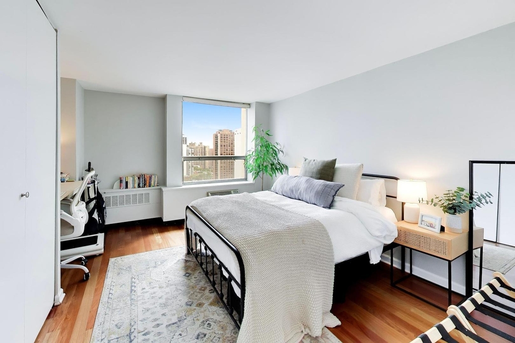1460 N Sandburg Terrace - Photo 10