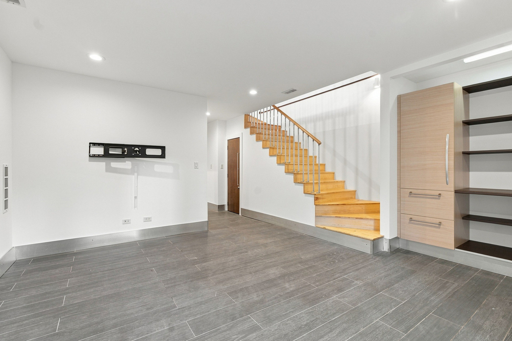2334 W Medill Avenue - Photo 32