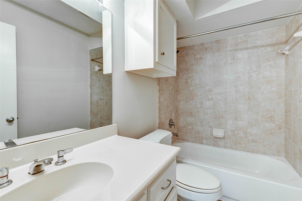 650 Westcross Street - Photo 9