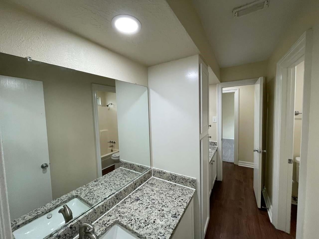 9422 Chartermoss Circle - Photo 8