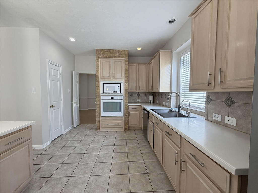 3822 Shady Harbor Drive - Photo 13