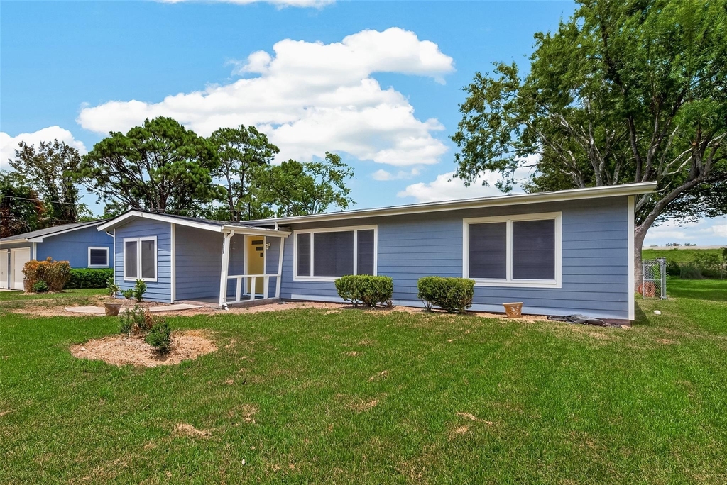 2422 Florence Street - Photo 1