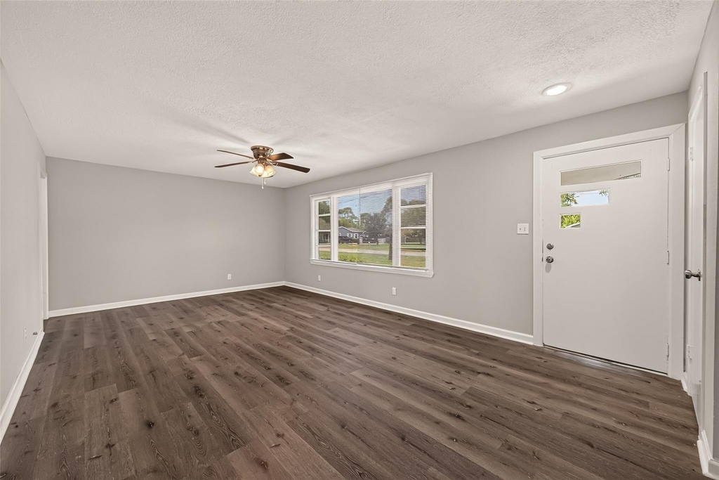 2422 Florence Street - Photo 3