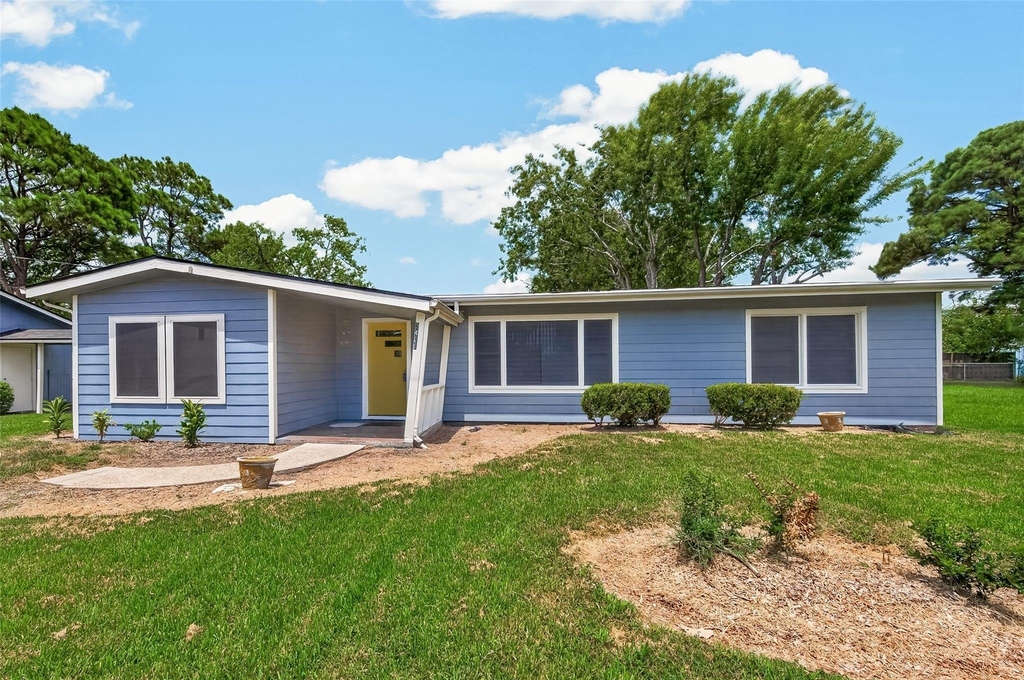 2422 Florence Street - Photo 0