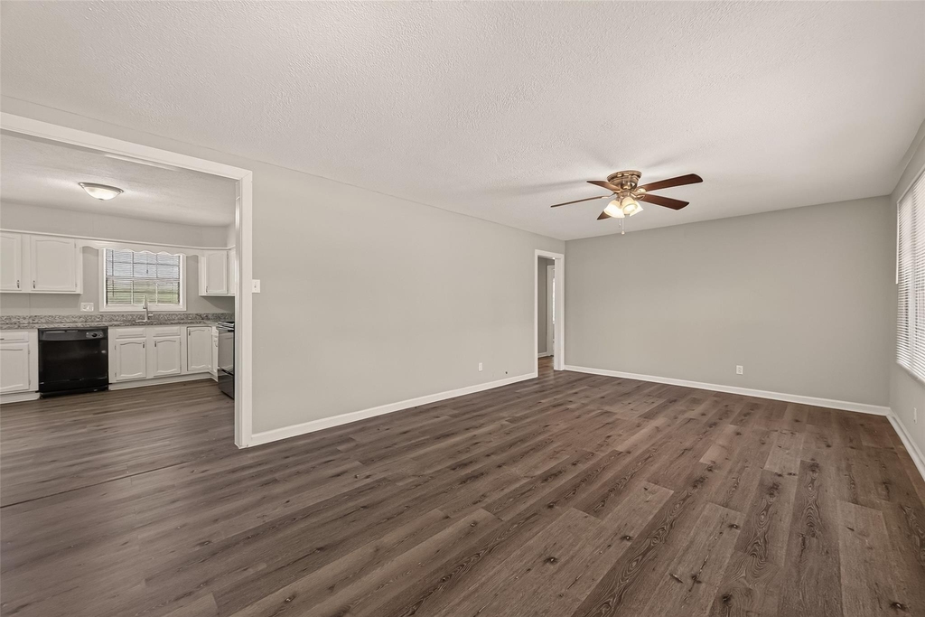 2422 Florence Street - Photo 4