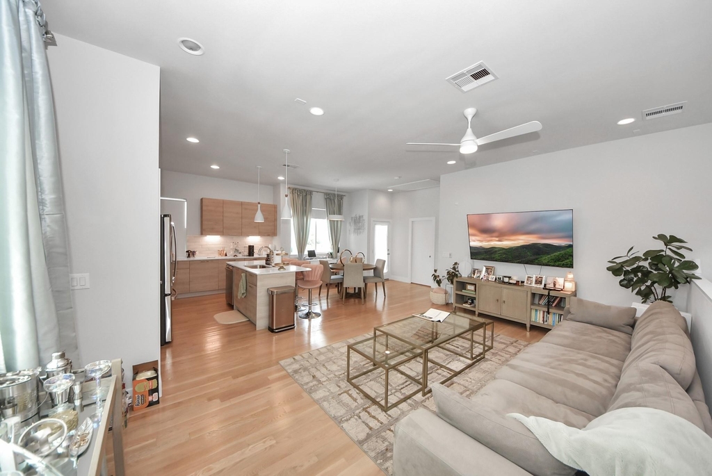 1903 Wipprecht Street - Photo 10