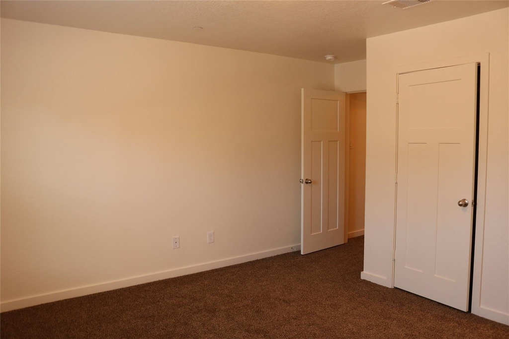 10535 Mills Road - Photo 17