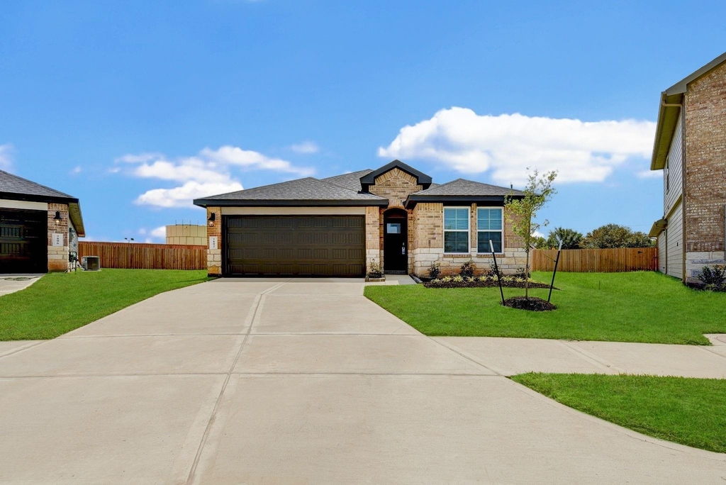 7802 Bel Fiore Drive - Photo 0
