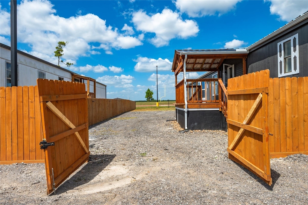 1133 Road 5823 - Photo 0