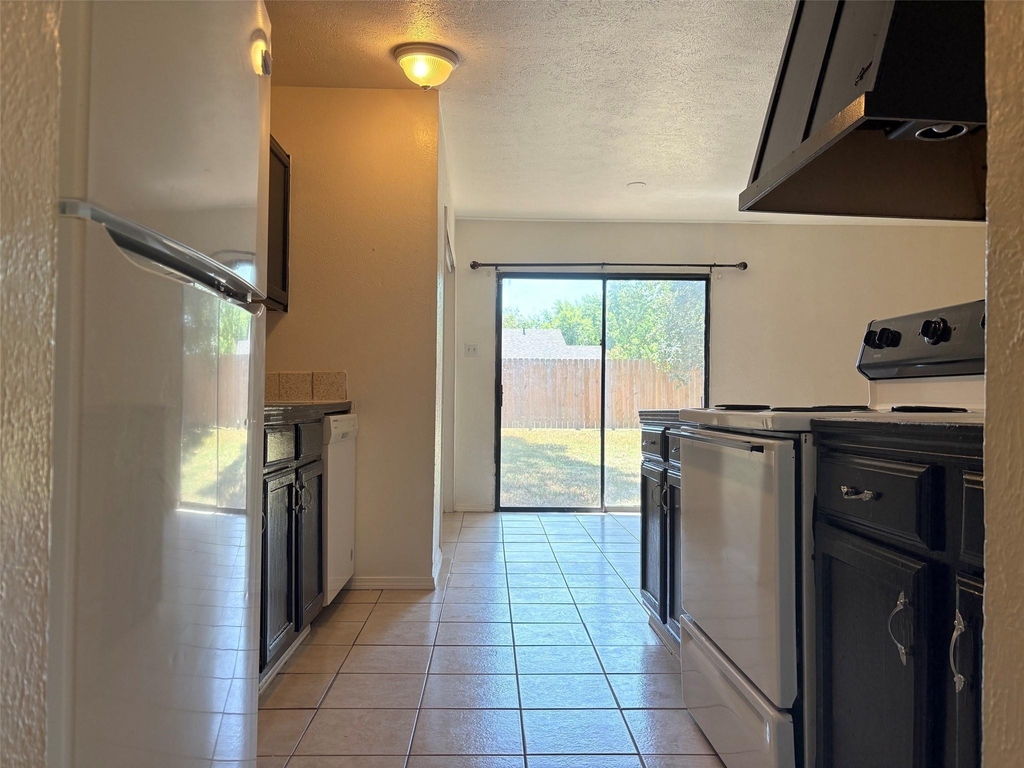 24411 Beef Canyon Drive - Photo 4