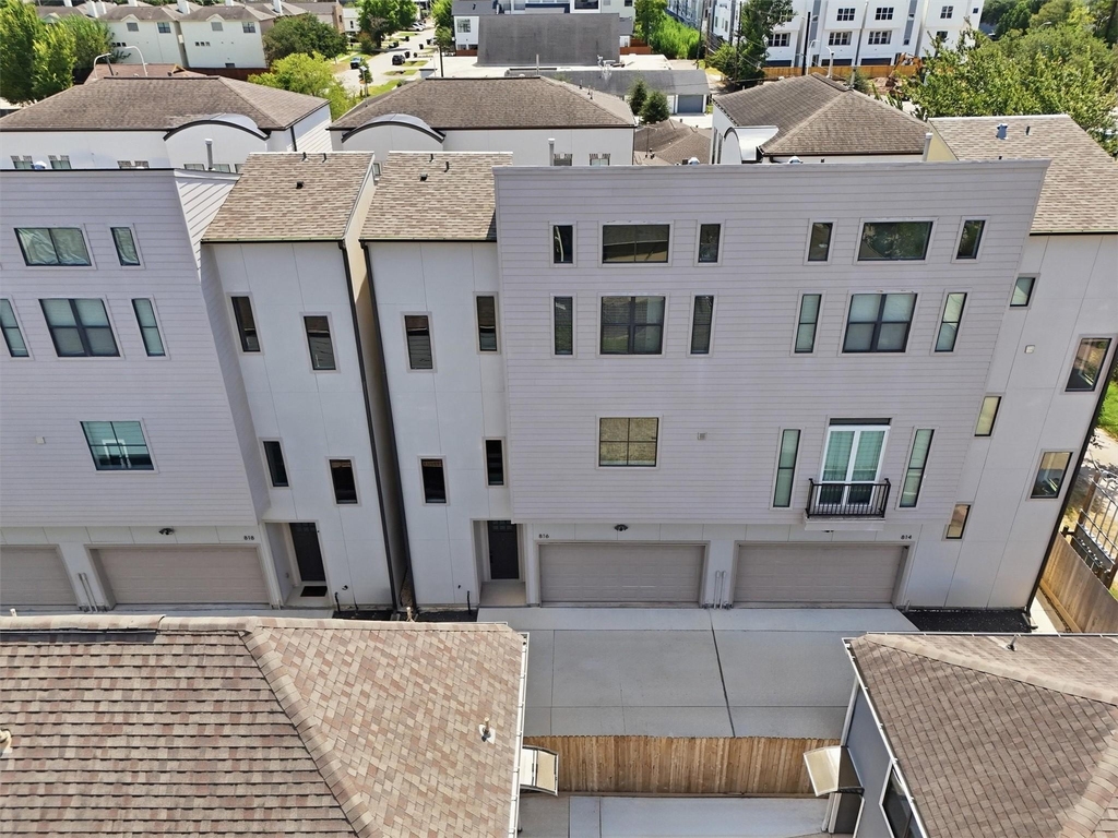 816 W 22nd Street - Photo 25