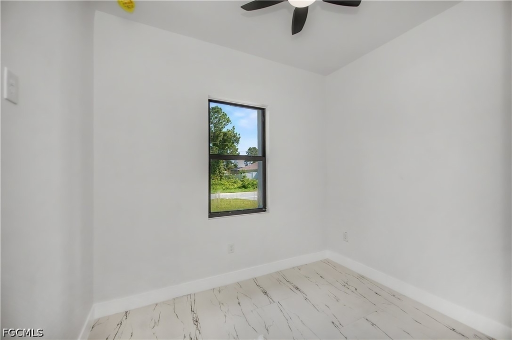 3123 69th Street W - Photo 31