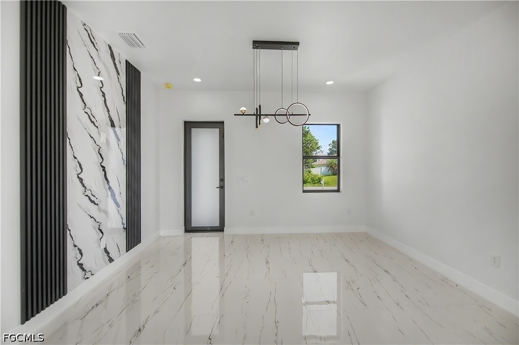 3123 69th Street W - Photo 4