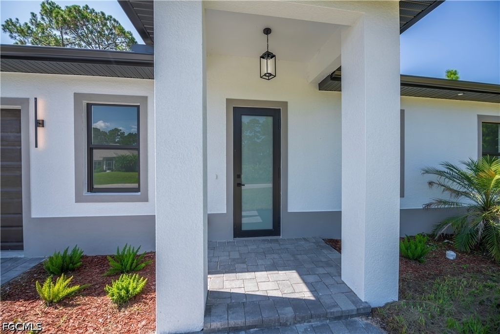 3123 69th Street W - Photo 2