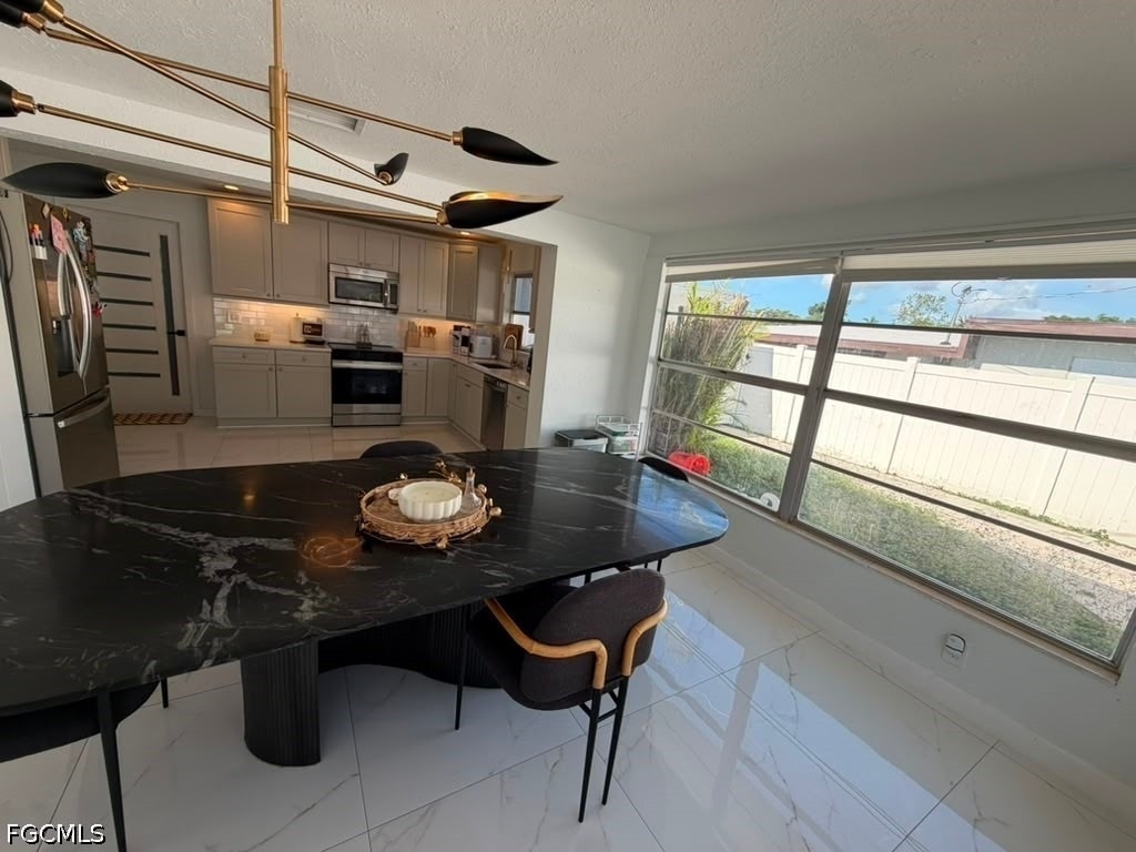 2267 Aldridge Avenue - Photo 17