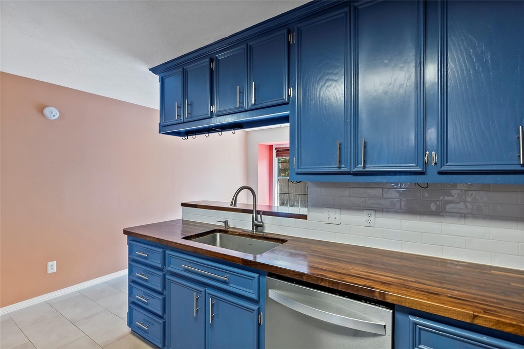 2920 Mirrormere Circle - Photo 17