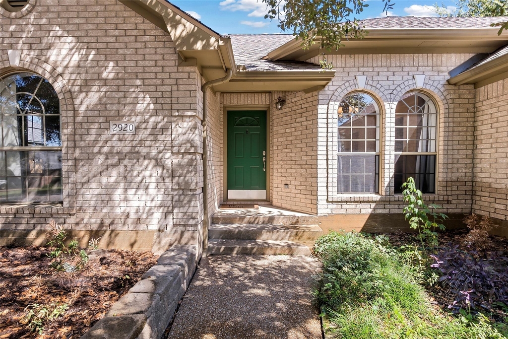 2920 Mirrormere Circle - Photo 2