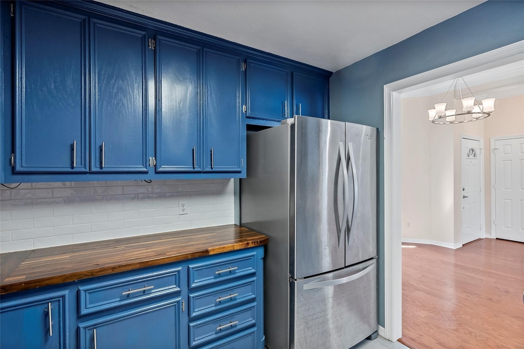2920 Mirrormere Circle - Photo 18