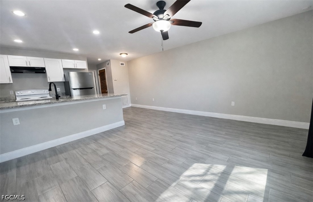 917 Freemont Street - Photo 2