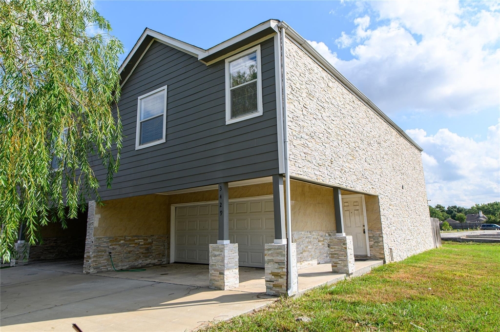 3429 Township Grove Lane - Photo 0