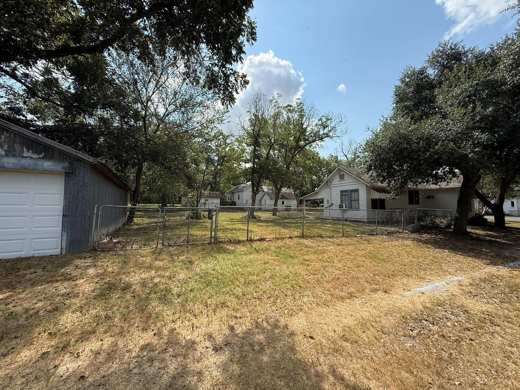 715 Anderson Street - Photo 3