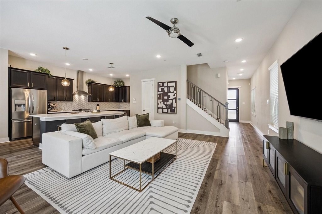 1415 Biondo Way - Photo 3
