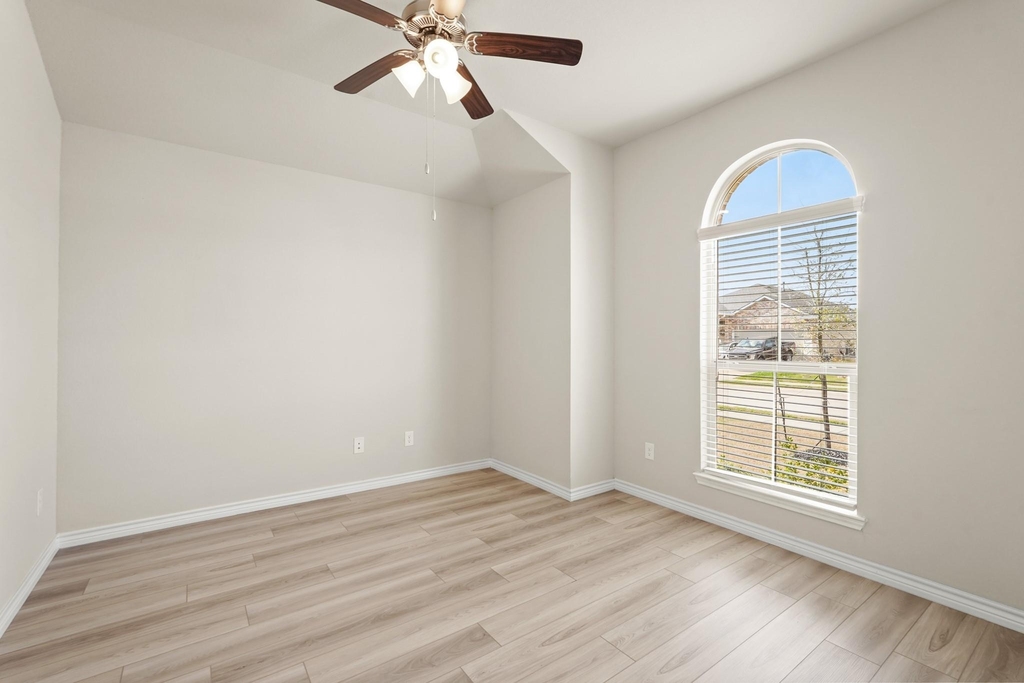 1164 Kennesaw Drive - Photo 3