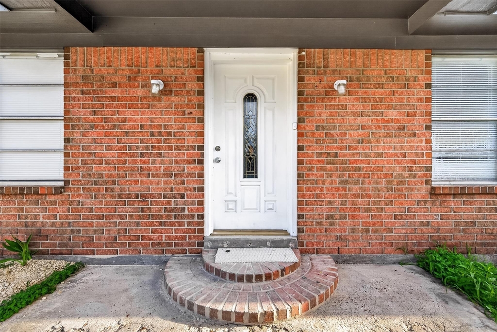 1449 Mesquite Street - Photo 0