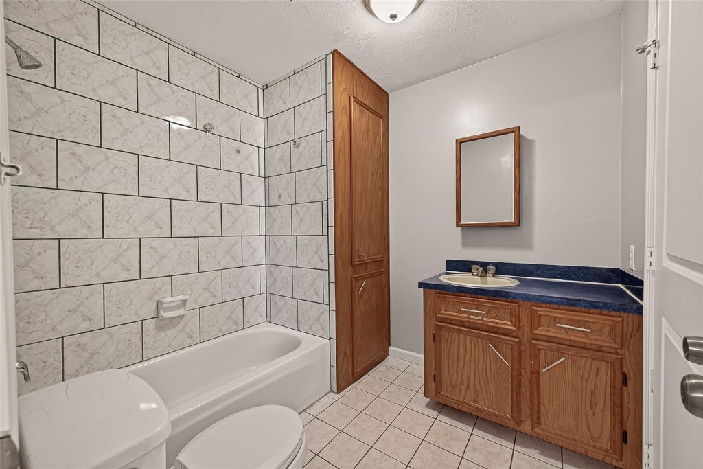 1449 Mesquite Street - Photo 2