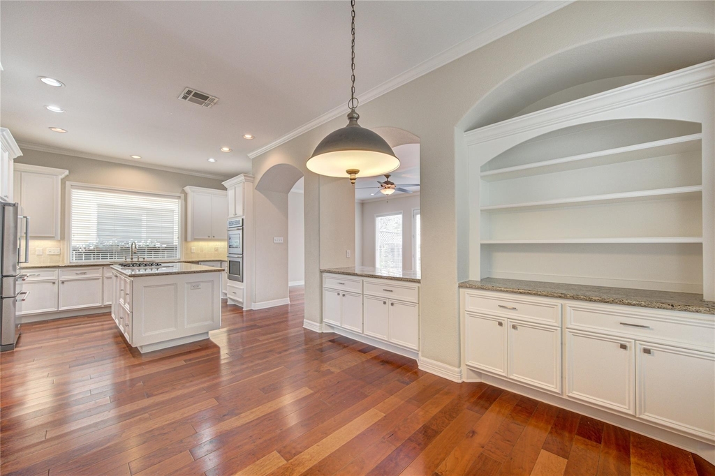1117 W 18th Street - Photo 8