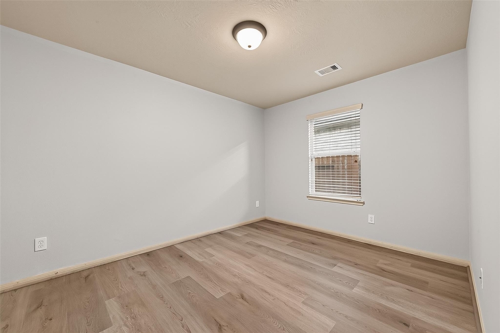 28207 Chalet Park Drive - Photo 29