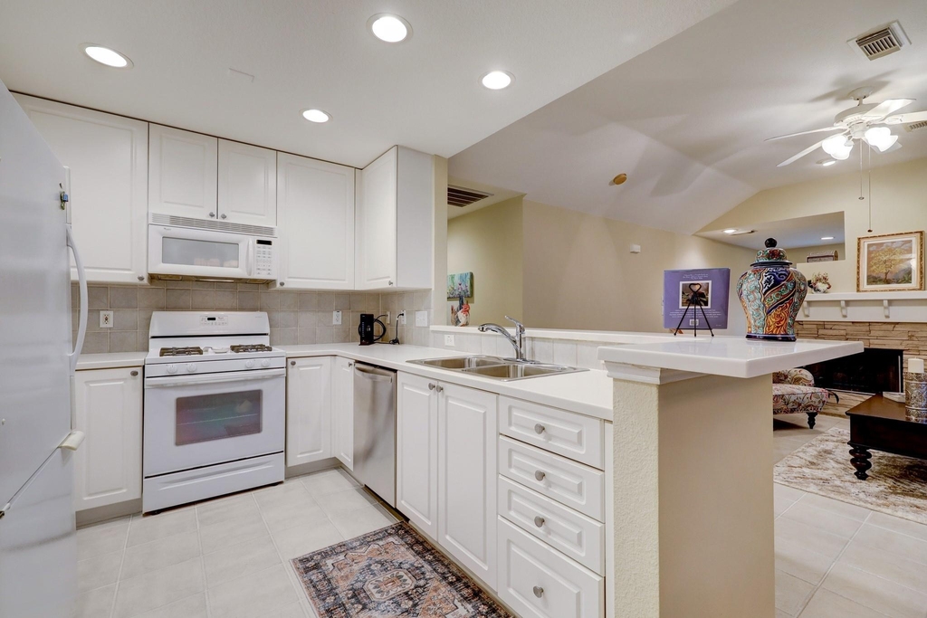 10 Stone Creek Place - Photo 5
