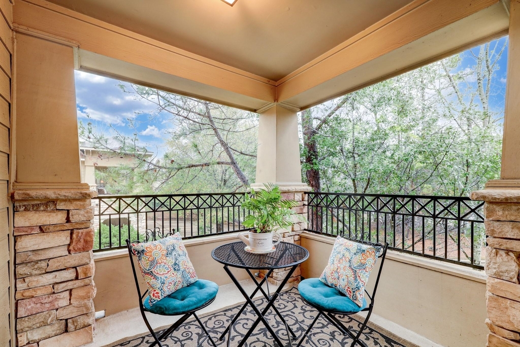 10 Stone Creek Place - Photo 4